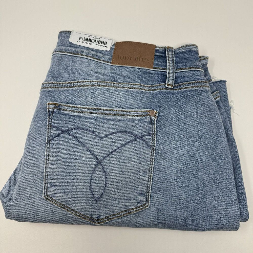 Judy Blue Women's 4XL‎ High Waist Light Wash Raw Hem Jean Denim Shorts